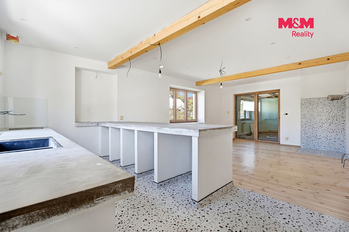 Prodej rodinného domu 313 m², pozemek 457 m² – fotografie 5