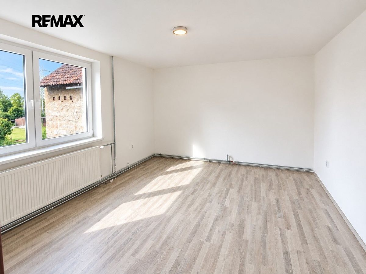 Prodej rodinného domu 186 m², pozemek 1018 m² – fotografie 5
