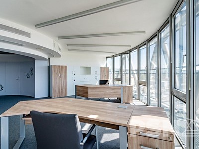 Комерційне приміщення в оренду, 710 м² (3 з 18)