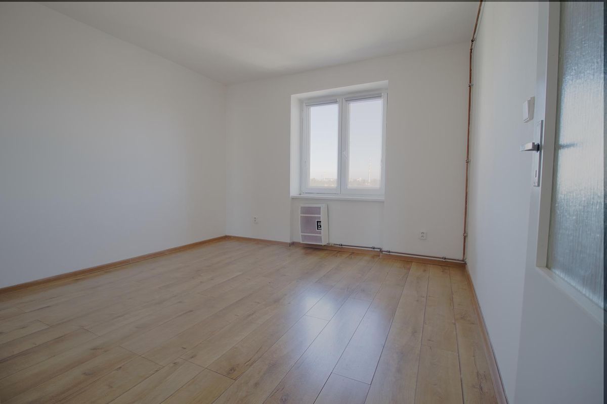 Pronájem bytu 2+1 60 m² – fotografie 4