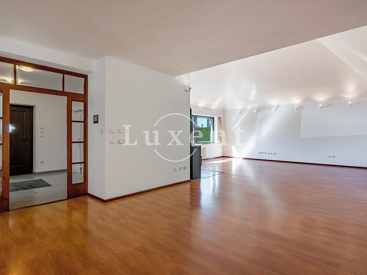 Pronájem domu, 417 m² (23 z 38)
