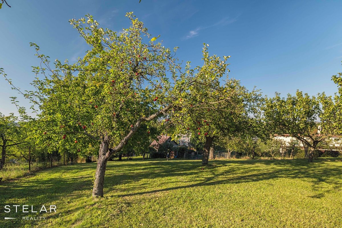 Prodej stavebního pozemku 2047 m² – fotografie 3