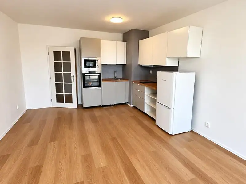 Pronájem bytu 1+kk 34 m², Hostivice – náhled fotky 1