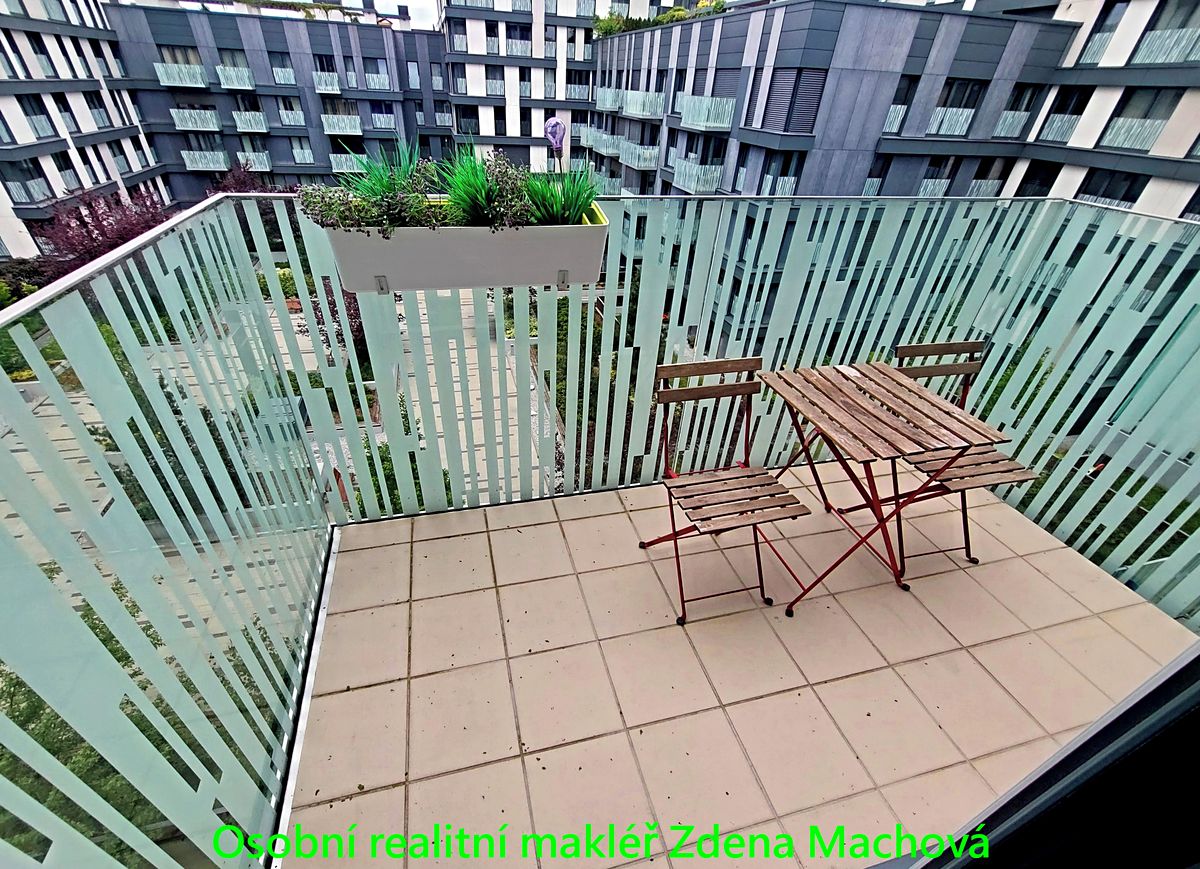 Pronájem bytu 1+kk 40 m²