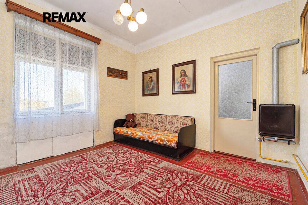 Prodej rodinného domu 90 m², pozemek 322 m² – fotografie 2