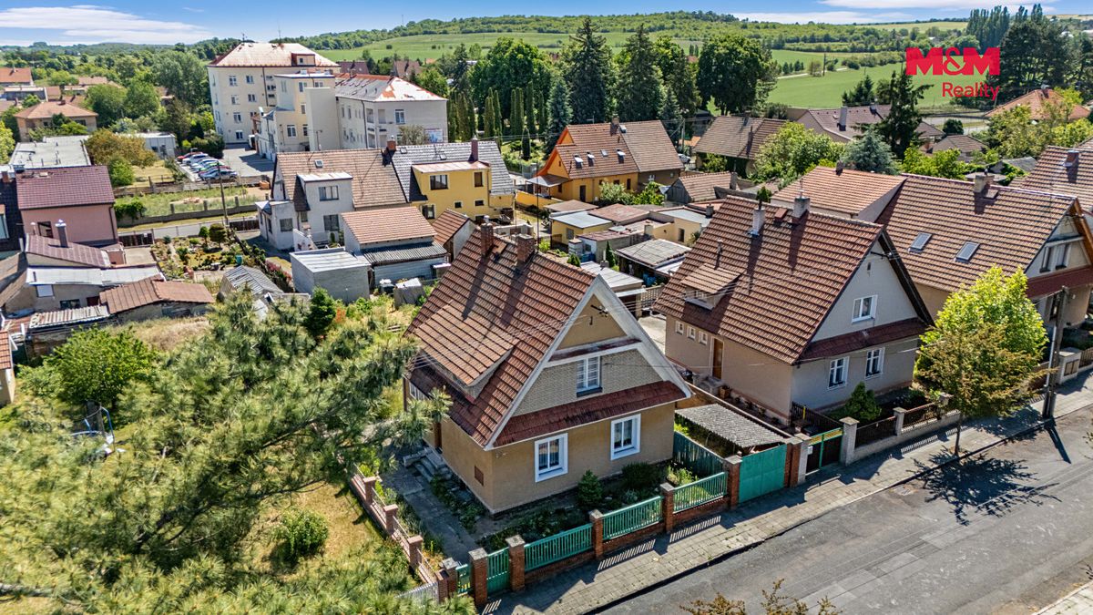 Prodej rodinného domu 160 m², pozemek 538 m² – fotografie 2