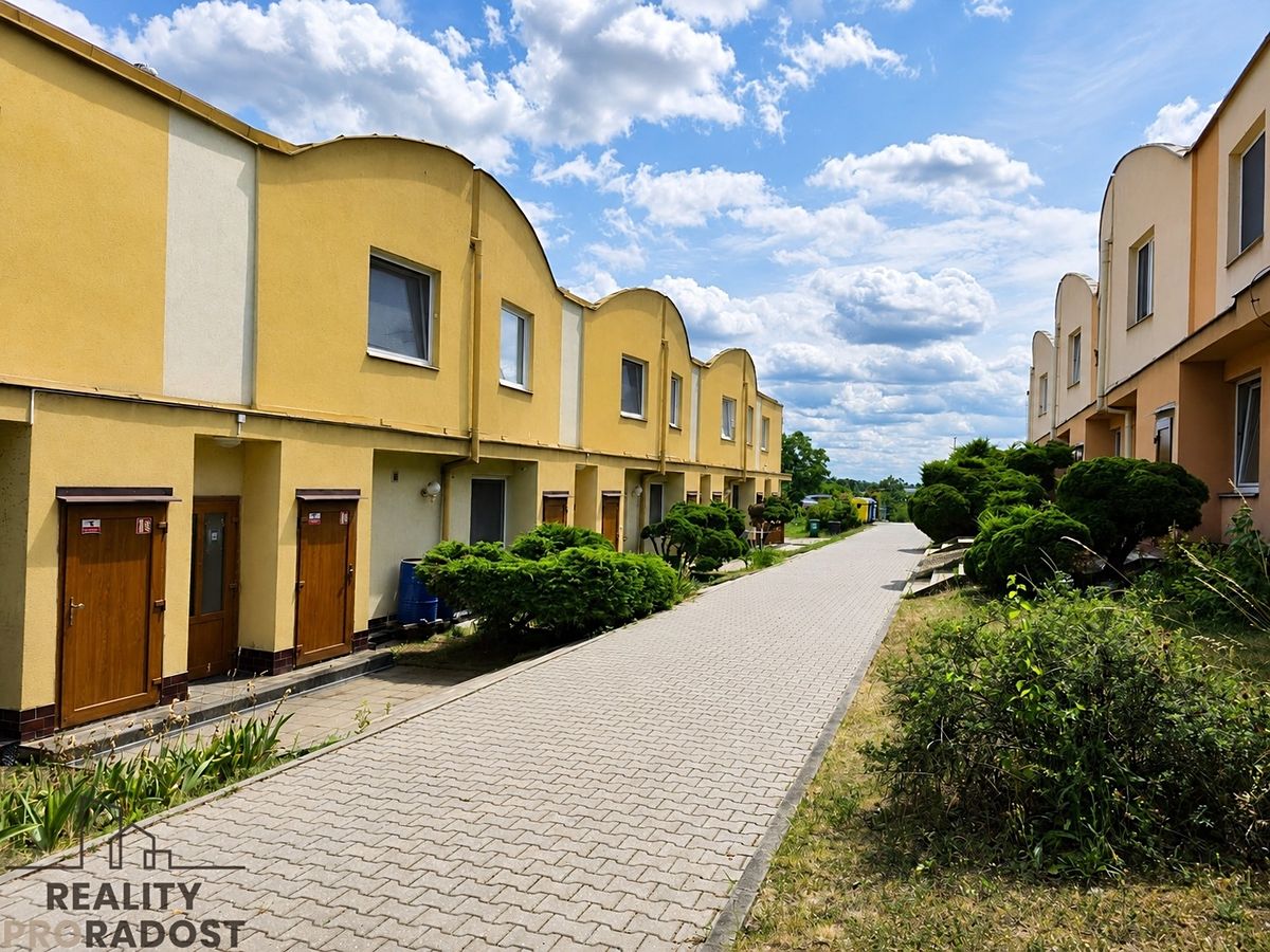 Pronájem bytu 1+kk 33 m² – fotografie 2
