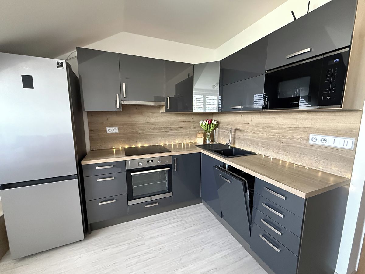 Pronájem bytu 2+kk 56 m² – fotografie 2