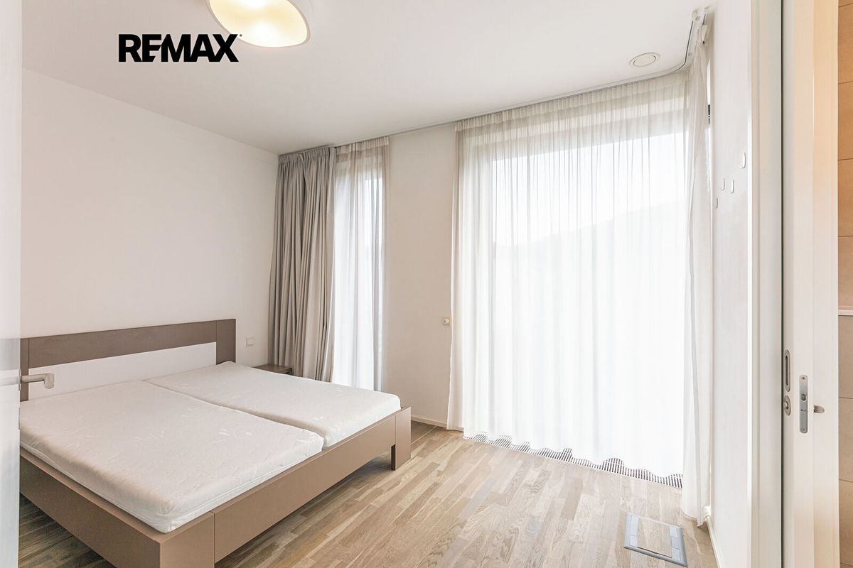 Pronájem rodinného domu 179 m², pozemek 435 m² – fotografie 3