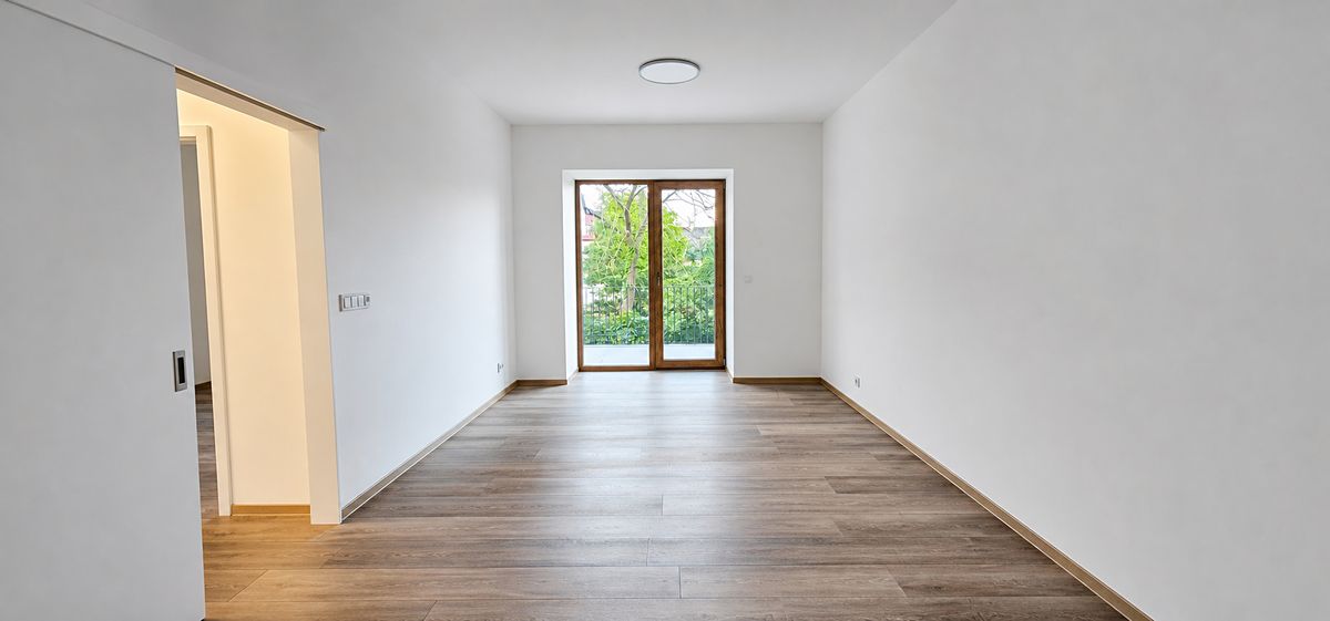 Pronájem bytu 2+kk 68 m² – fotografie 2