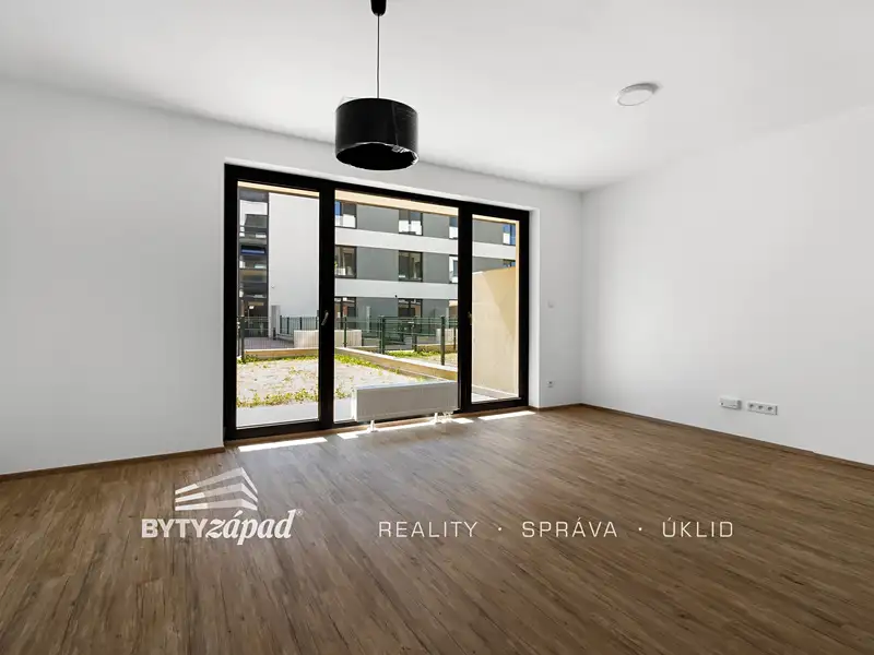 Pronájem bytu 1+kk 37 m², Plzeň – náhled fotky 3
