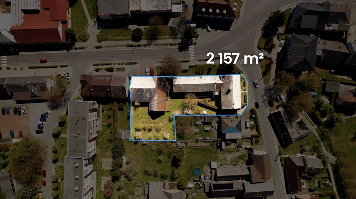 Prodej rodinného domu 400 m², pozemek 1400 m² – fotografie 3
