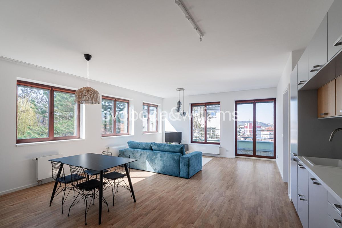 Pronájem bytu 2+kk 83 m² – fotografie 3