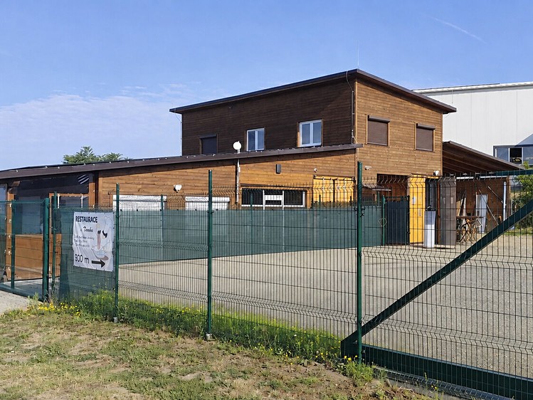 Prodej komerčního prostoru, 1 000 m² (2 z 31)