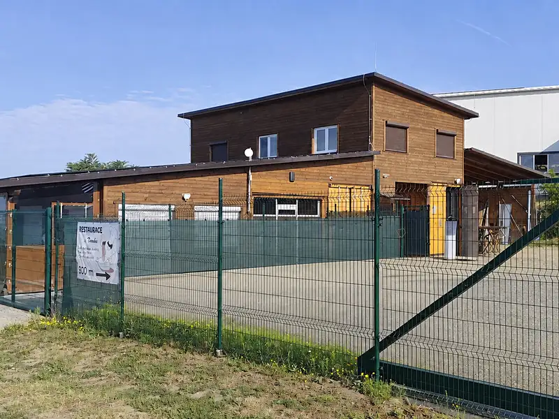 Prodej obchodního prostoru 1000 m², Starovičky – náhled fotky 2