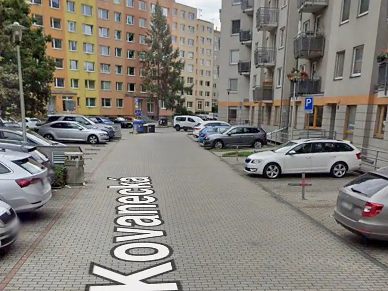 Pronájem garážového stání 13 m², Praha – náhled fotky 2