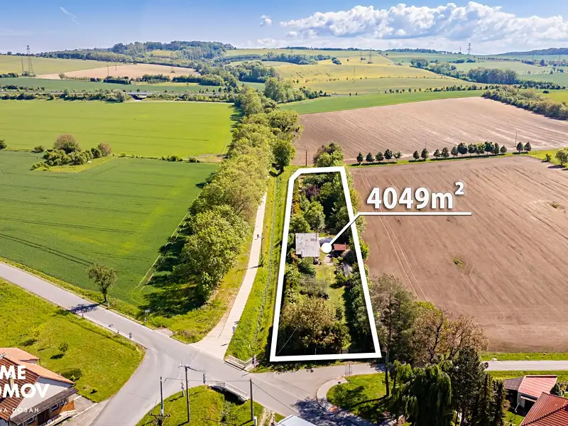 Prodej stavebního pozemku 4049 m², Tlumačov – náhled fotky 1