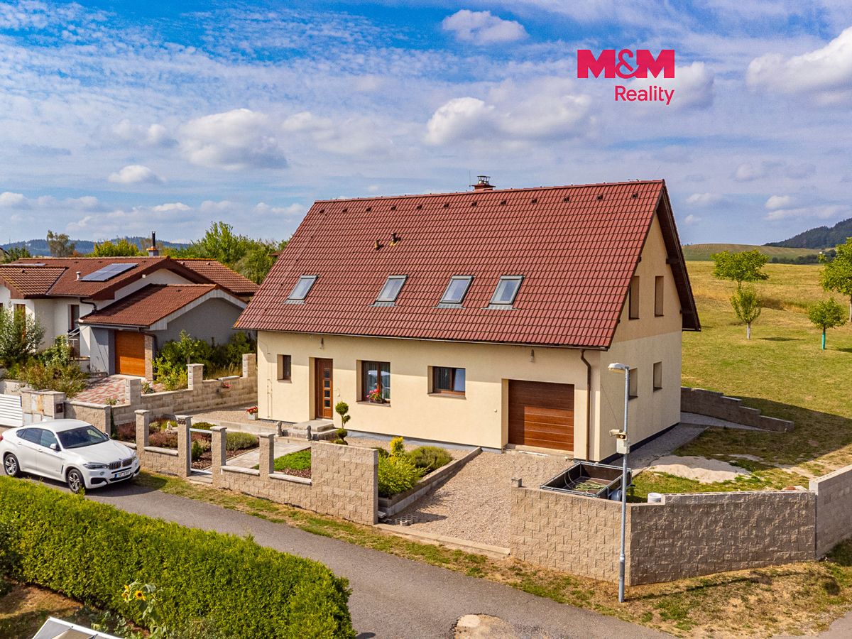 Prodej rodinného domu 126 m², pozemek 975 m²