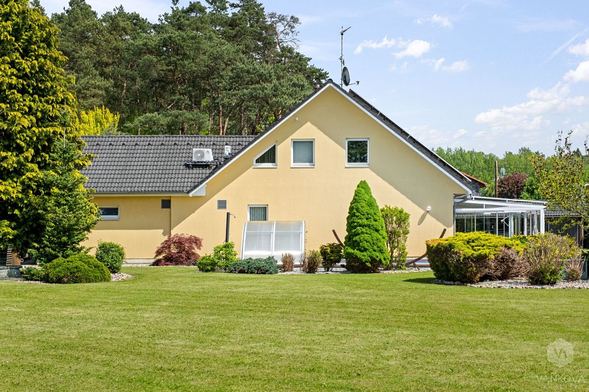Prodej rodinného domu 177 m², pozemek 1711 m² – fotografie 4