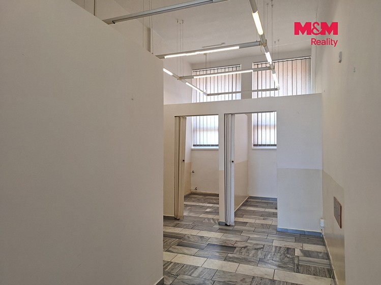 Комерційне приміщення на продаж, 159 м² (21 з 27)