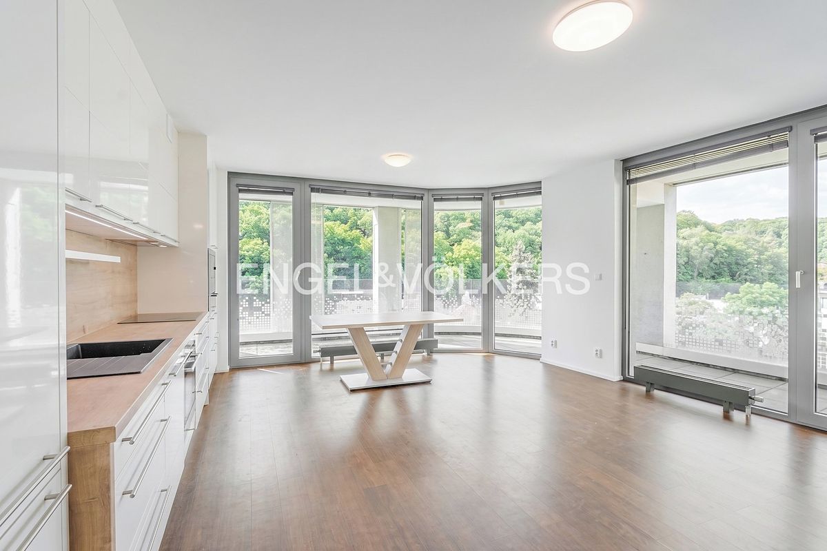 Pronájem bytu 4+kk 104 m²