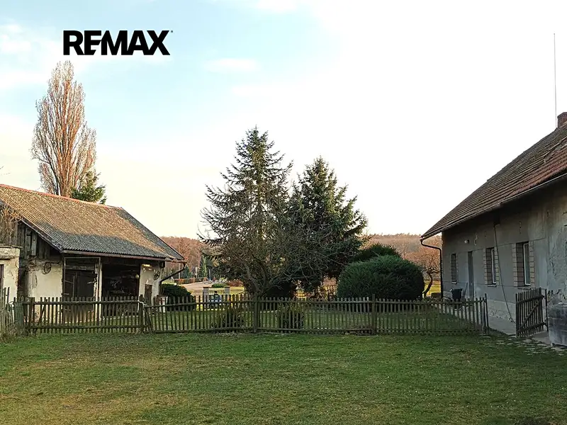 Prodej rodinného domu 405 m², pozemek 2574 m², Klamoš – náhled fotky 1