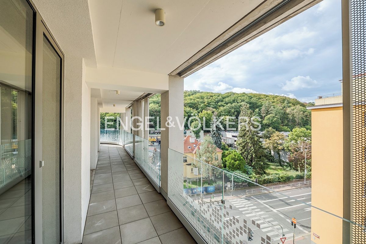 Pronájem bytu 4+kk 104 m² – fotografie 3