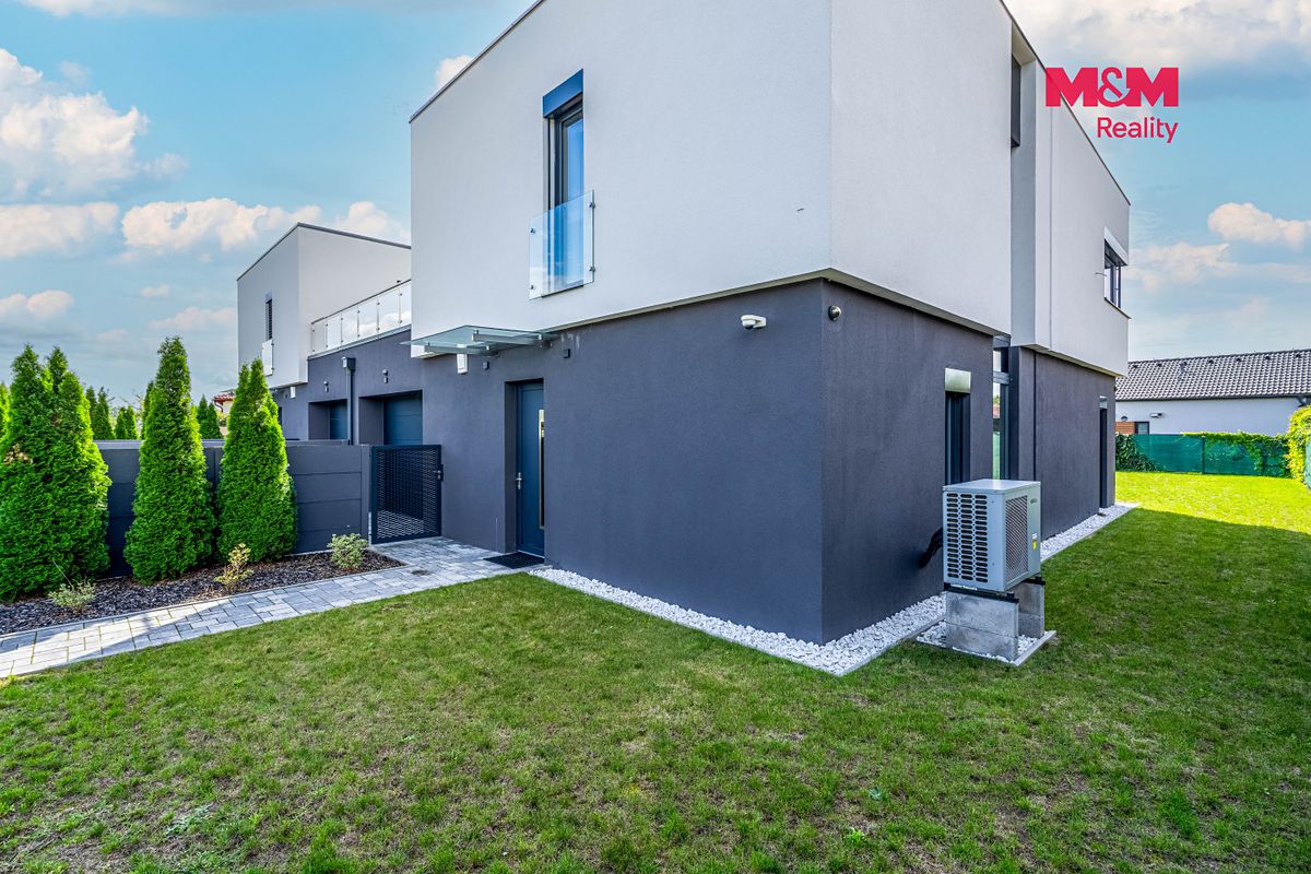 Prodej rodinného domu 195 m², pozemek 484 m² – fotografie 2