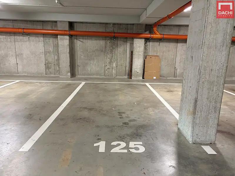 Pronájem garážového stání 20 m², Olomouc – náhled fotky 2