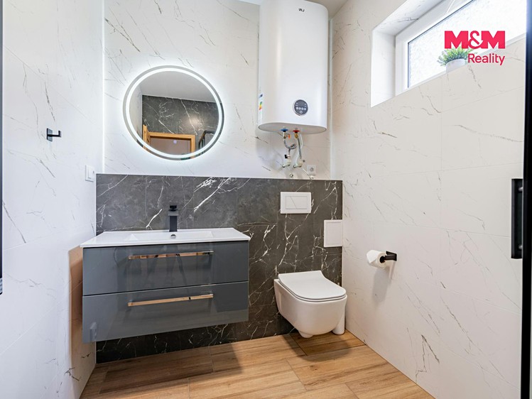 Prodej komerčního prostoru, 113 m² (22 z 30)