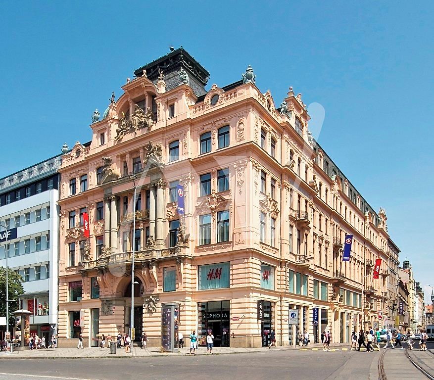 Pronájem kanceláře 466 m²