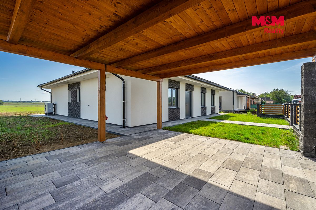 Prodej rodinného domu 113 m², pozemek 851 m² – fotografie 2