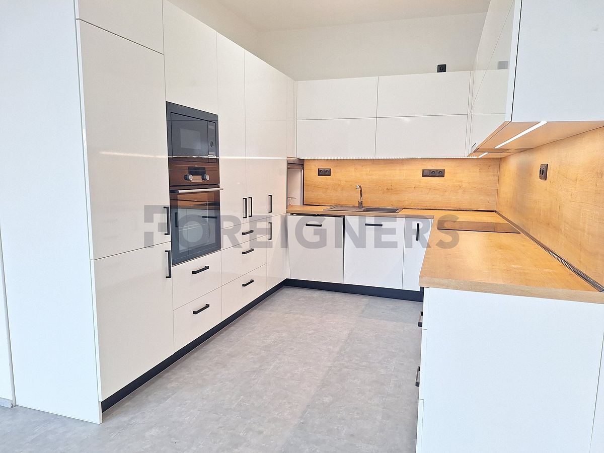 Pronájem bytu 3+kk 88 m²