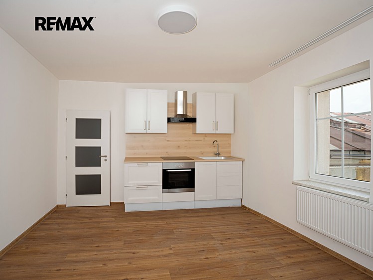 Квартира 1+kk в оренду, 29 м² (1 з 9)