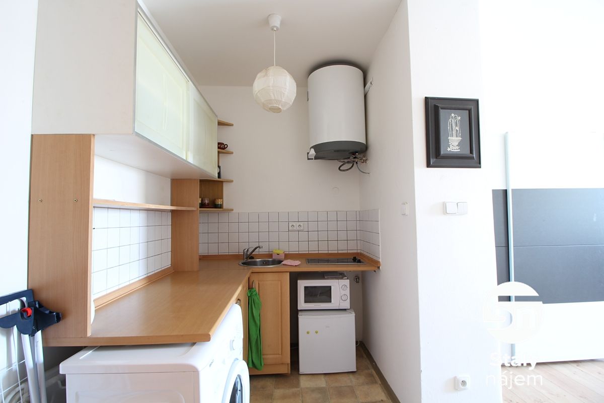 Pronájem bytu 1+kk 27 m² – fotografie 3