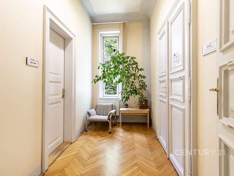 Комерційне приміщення на продаж, 801 м² (15 з 46)