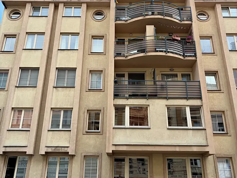 Pronájem kanceláře 130 m², Praha – náhled fotky 1