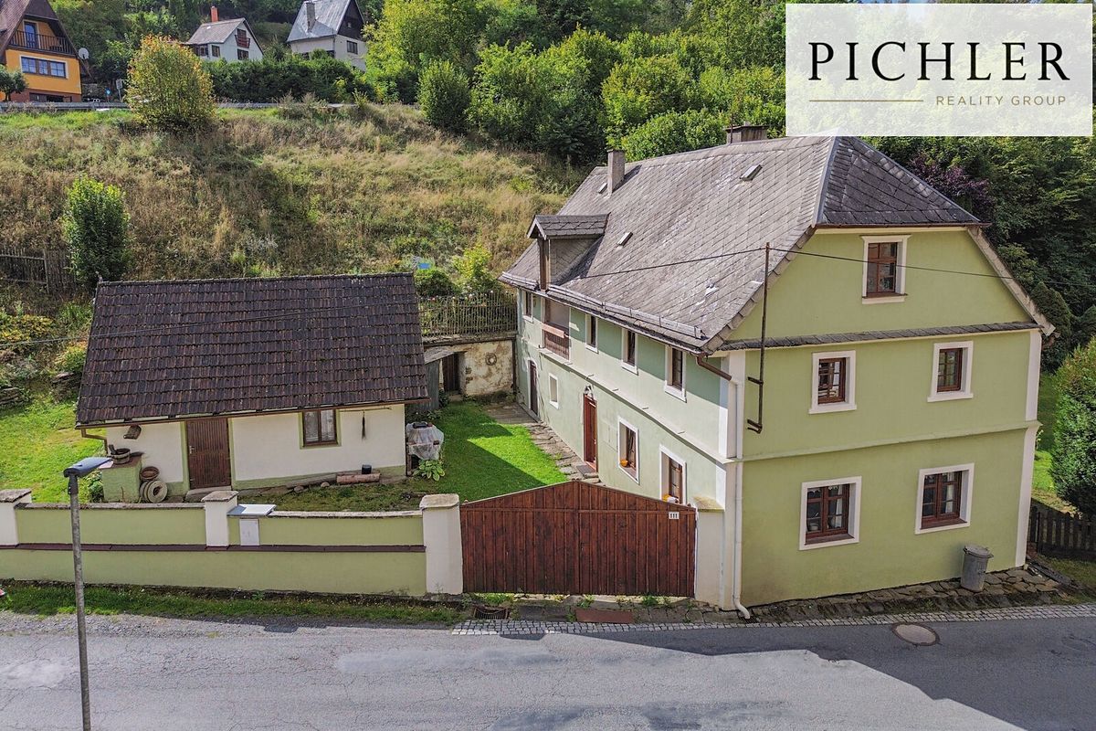Prodej rodinného domu 158 m², pozemek 1450 m² – fotografie 2