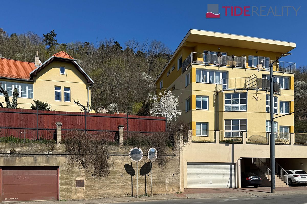 Pronájem garážového stání 15 m² – fotografie 2