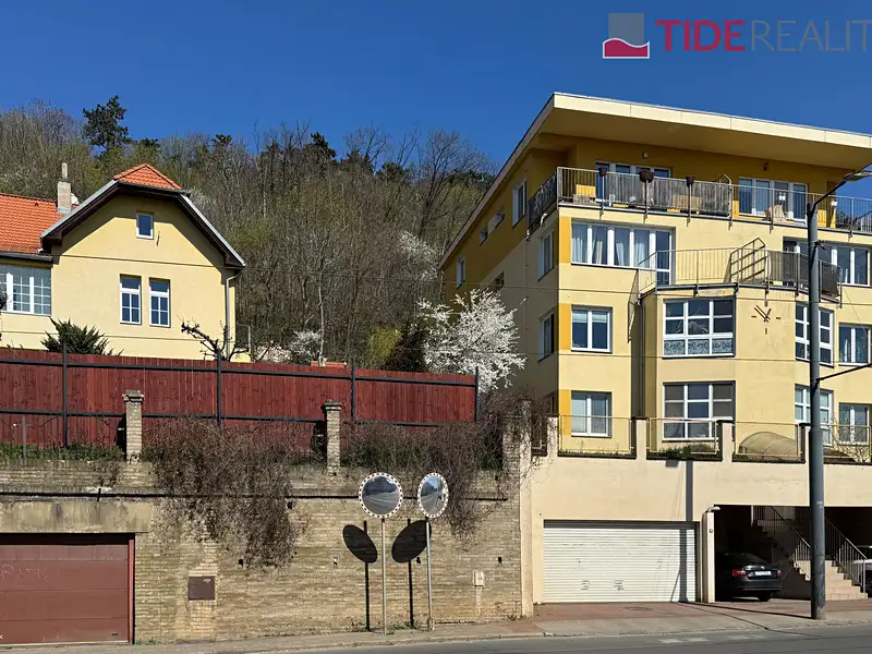 Pronájem garážového stání 15 m², Praha – náhled fotky 2