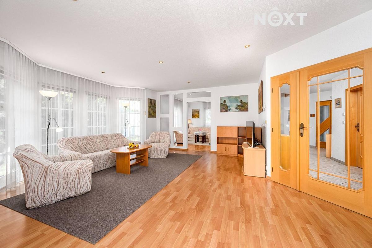Prodej vily 250 m², pozemek 967 m² – fotografie 5