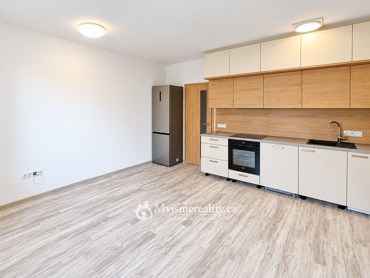 Pronájem bytu 2+kk 40 m² – fotografie 2
