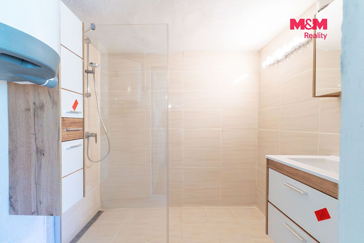 Prodej rodinného domu 80 m², pozemek 442 m² – fotografie 2