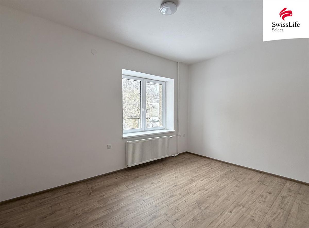 Pronájem bytu 1+kk 33 m² – fotografie 2