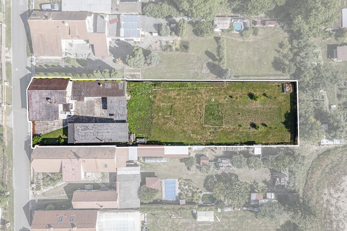 Prodej rodinného domu 200 m², pozemek 1338 m² – fotografie 2