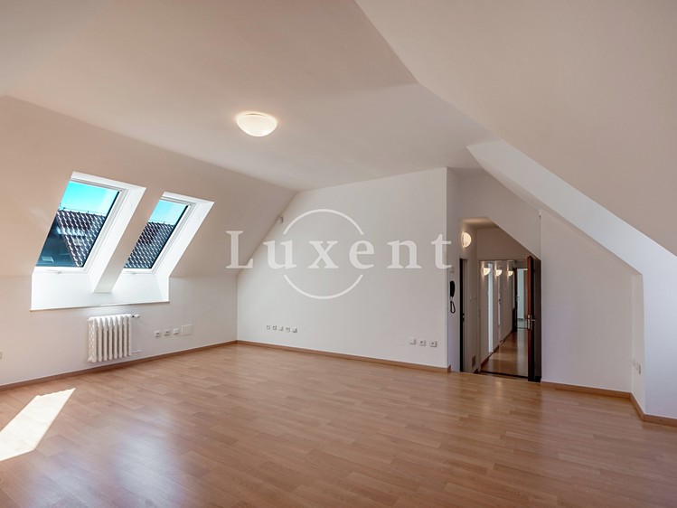 Pronájem domu, 417 m² (16 z 38)