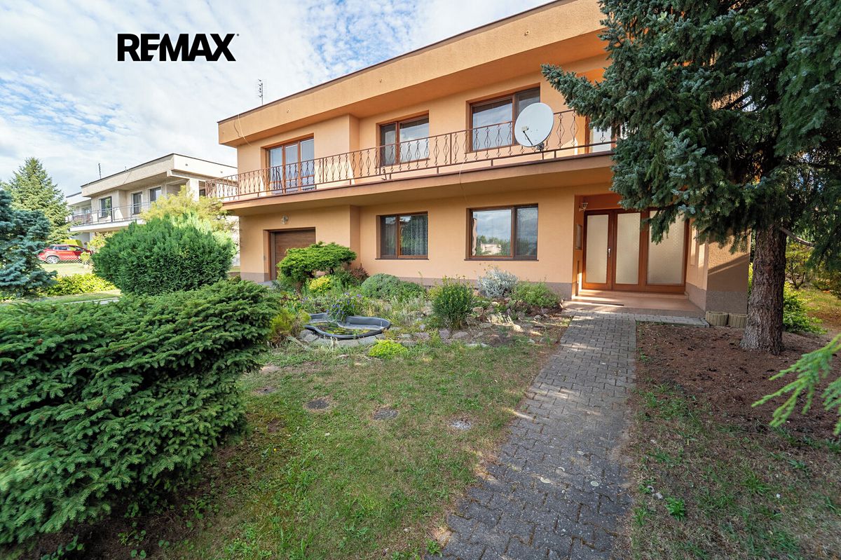 Prodej rodinného domu 234 m², pozemek 999 m² – fotografie 3