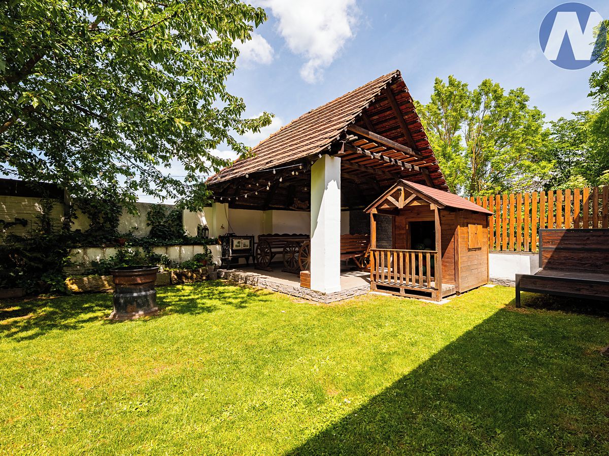 Prodej rodinného domu 195 m², pozemek 580 m² – fotografie 5