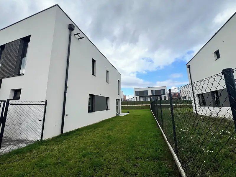 Pronájem rodinného domu 161 m², pozemek 394 m², Praha – náhled fotky 2