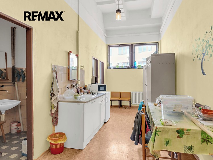 Prodej komerčního prostoru, 1 008 m² (17 z 20)